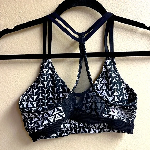 Victoria’s Secret VSX Sports bra - Picture 2 of 4